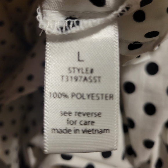 OFF SHOULDER RUFFLE POLKA DOT TOP - Picture 6 of 6